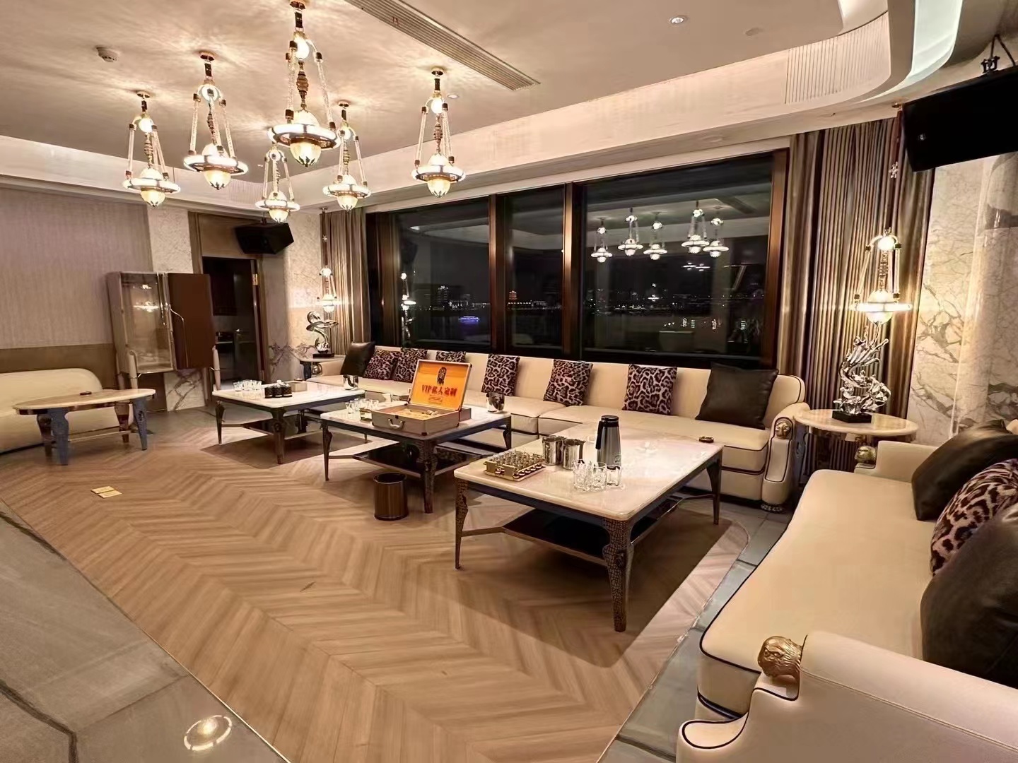 襄阳小时场ktv体验单人小时场ktv优惠-谷城县ktv预定